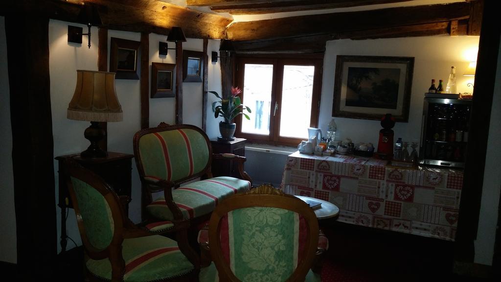 Les Trois Cheminees Chambres D'Hotes Livarot-Pays-d'Auge Exterior photo